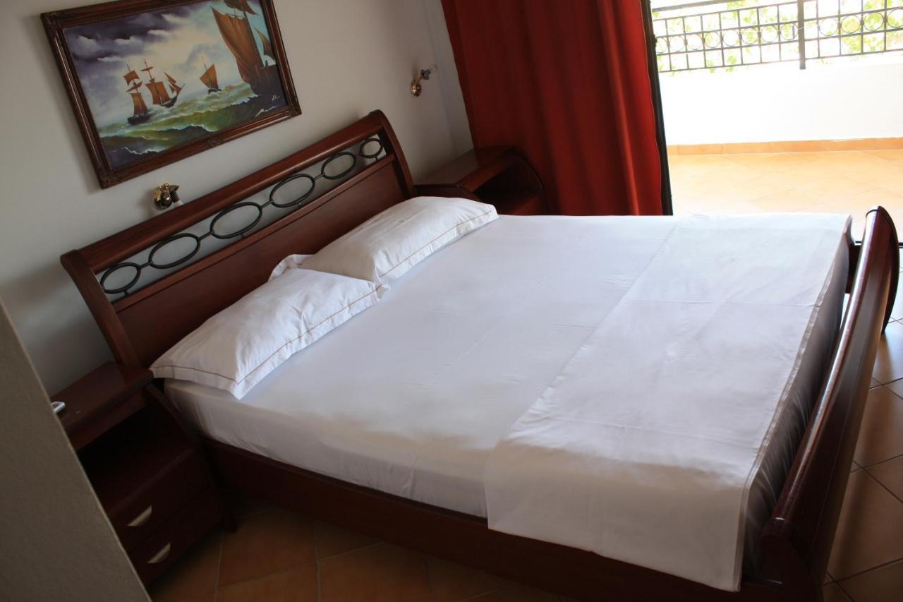 Kanina Hotel&Hostel Sarande Luaran gambar