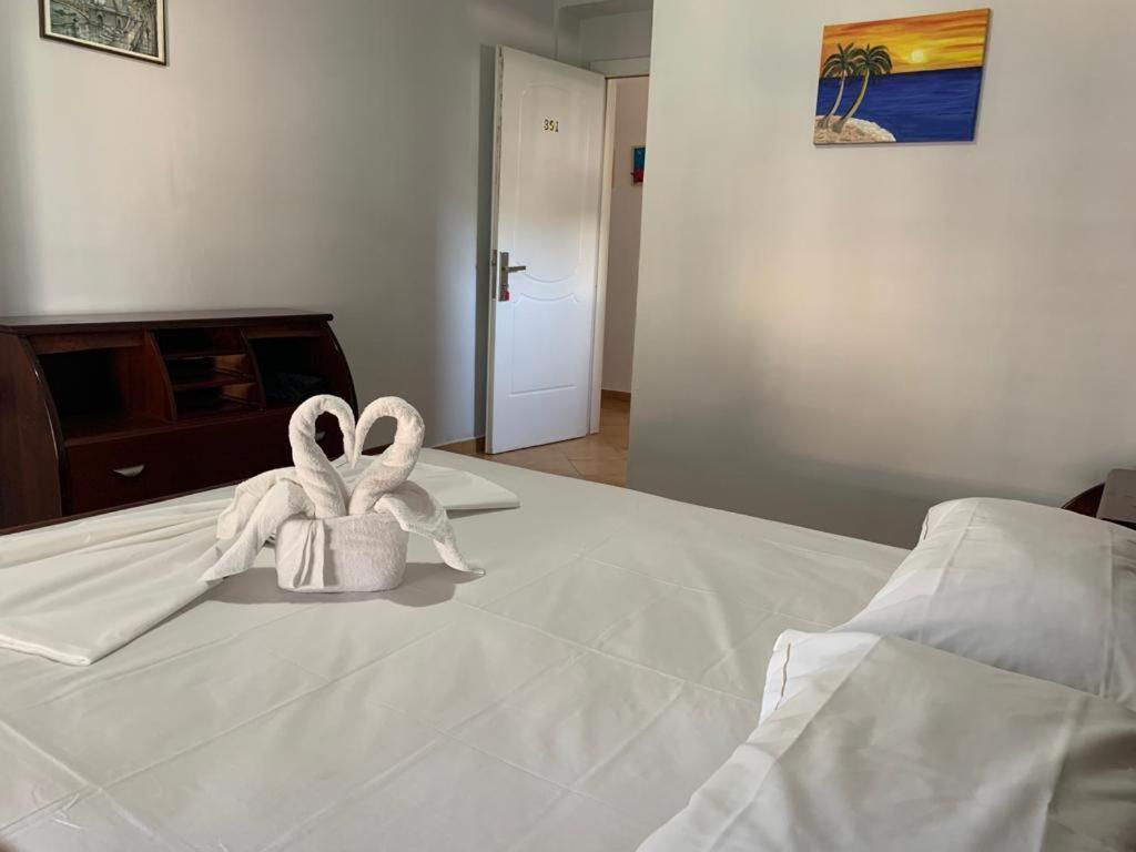 Kanina Hotel&Hostel Sarande Luaran gambar